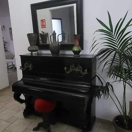 Pensión Fenix 2*